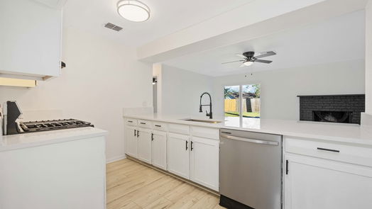 Houston null-story, 3-bed 12111 Wood Forest Drive-idx