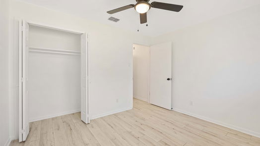 Houston null-story, 3-bed 12111 Wood Forest Drive-idx