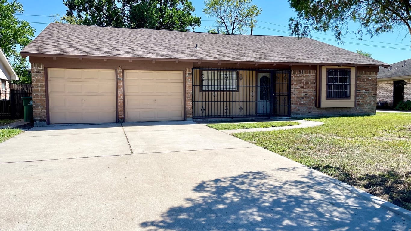 Houston 1-story, 3-bed 927 Greatwood Drive-idx