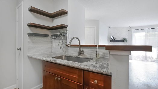 Houston 1-story, 1-bed 3770 Lovers Wood Lane 605-idx