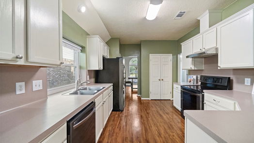 Houston 1-story, 2-bed 2106 Laurel Oaks Drive-idx