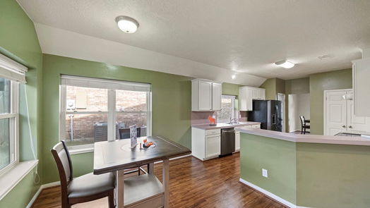 Houston 1-story, 2-bed 2106 Laurel Oaks Drive-idx
