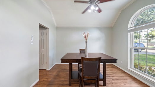 Houston 1-story, 2-bed 2106 Laurel Oaks Drive-idx
