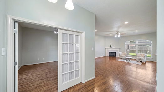 Houston 1-story, 2-bed 2106 Laurel Oaks Drive-idx