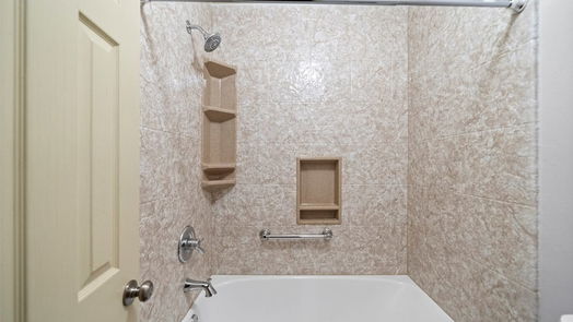 Houston 1-story, 2-bed 2106 Laurel Oaks Drive-idx