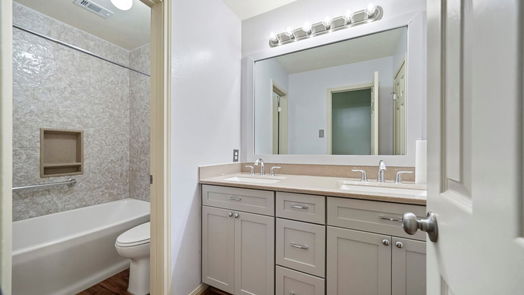 Houston 1-story, 2-bed 2106 Laurel Oaks Drive-idx