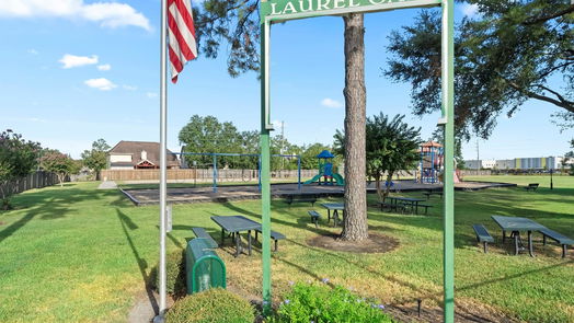 Houston 1-story, 2-bed 2106 Laurel Oaks Drive-idx