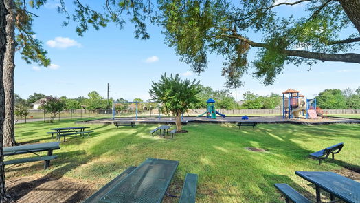 Houston 1-story, 2-bed 2106 Laurel Oaks Drive-idx