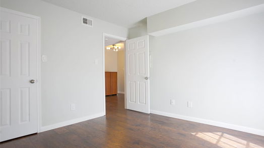 Houston 1-story, 1-bed 3770 Lovers Wood Lane 605-idx