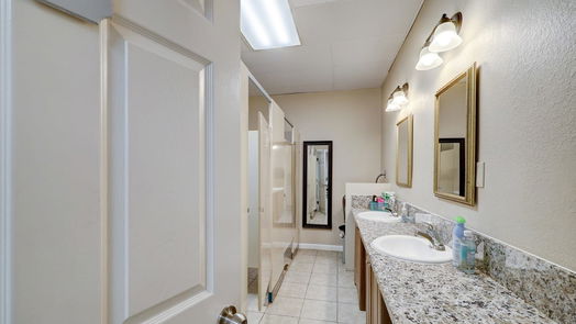 Houston 1-story, null-bed 856 Normandy Street-idx