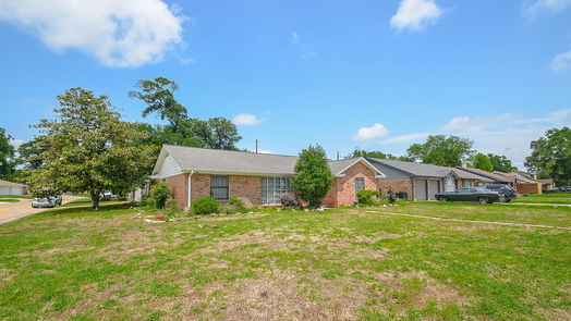 Houston 1-story, 3-bed 14123 Woodforest Boulevard-idx