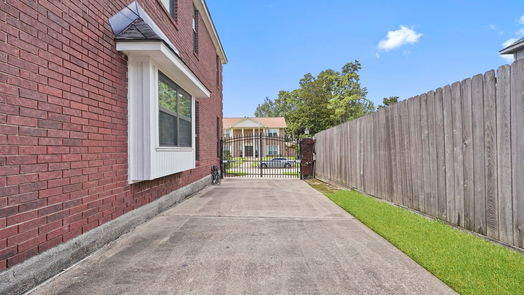 Houston 2-story, 4-bed 12819 Woodlite Lane-idx