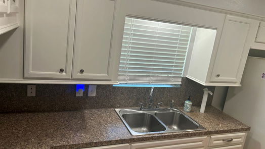 Houston 1-story, 3-bed 14030 Woodforest Boulevard-idx