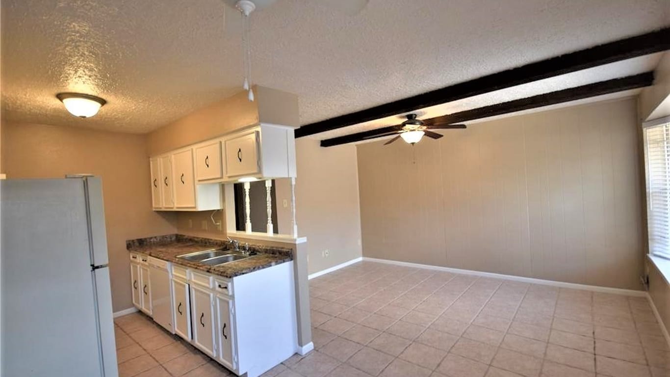 Houston 2-story, 3-bed 13434 Castilian Drive 108-idx