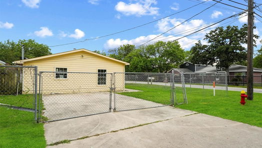 Houston 1-story, 2-bed 1101 Frankie Street-idx