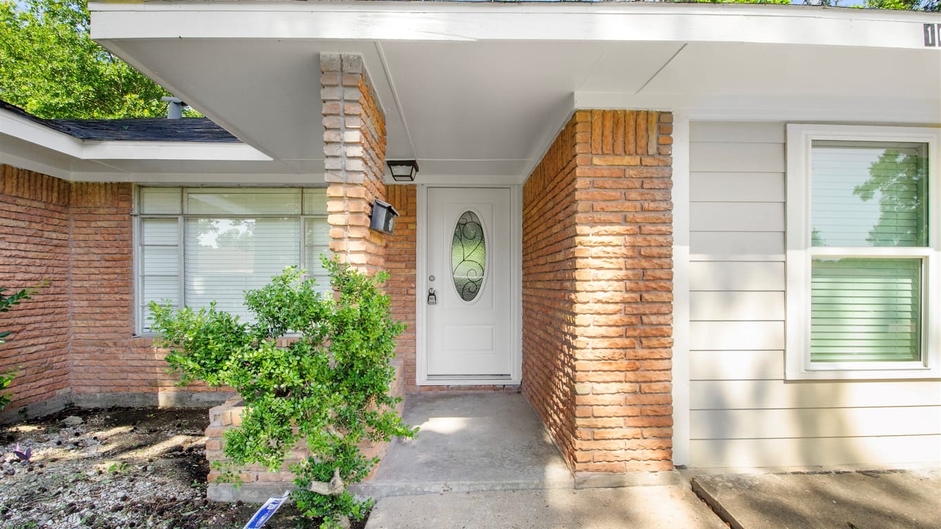 Houston 1-story, 3-bed 10201 Bretton Drive-idx