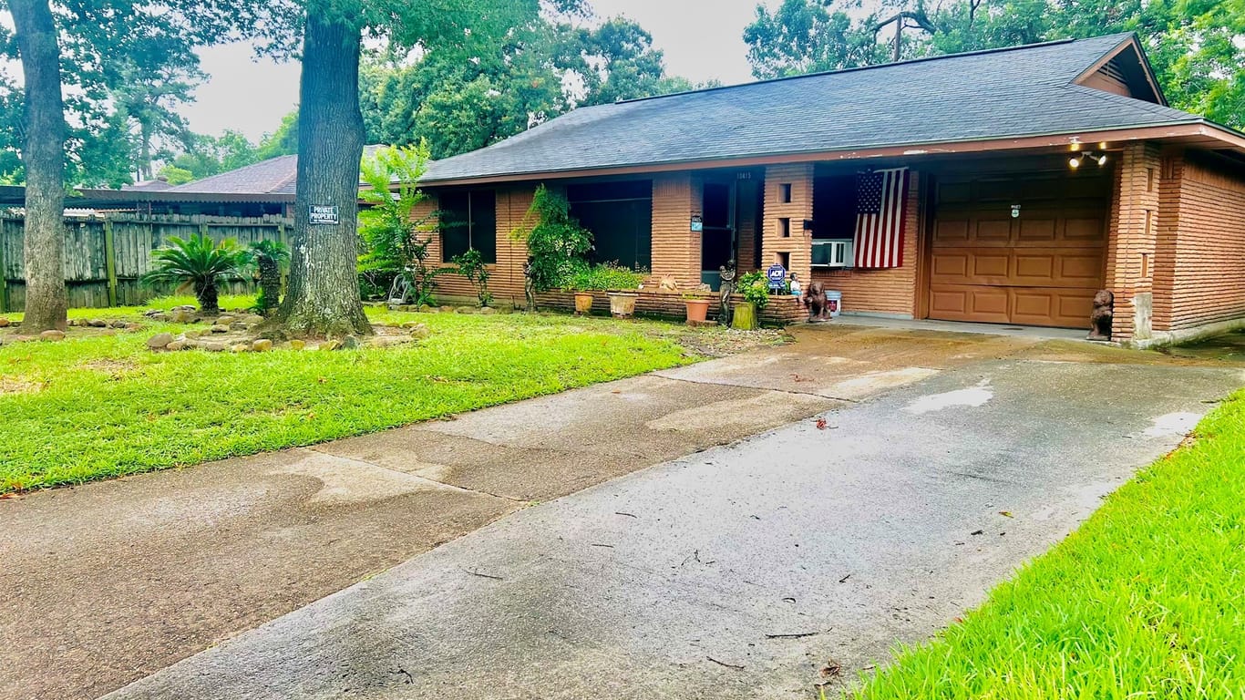 Houston 1-story, 2-bed 10415 Rockaway Drive-idx