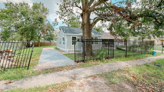 Houston 1-story, 2-bed 8714 Autumn Lane-idx