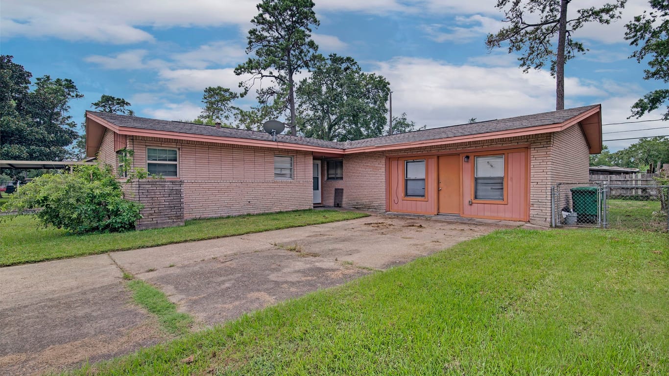 Houston 1-story, 3-bed 10407 Royal Oaks Drive-idx