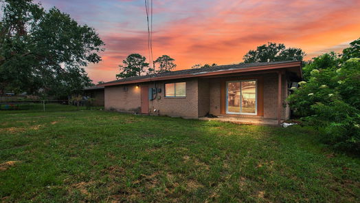 Houston 1-story, 3-bed 10407 Royal Oaks Drive-idx