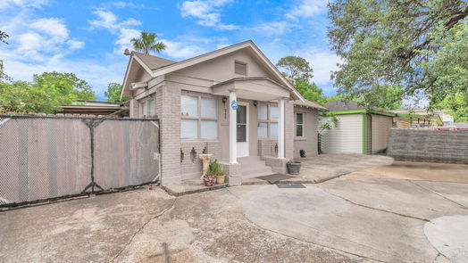 Houston 1-story, 6-bed 8209 Howard Drive-idx