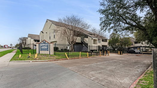 Houston 1-story, 1-bed 7313 Gulf Freeway 403-idx