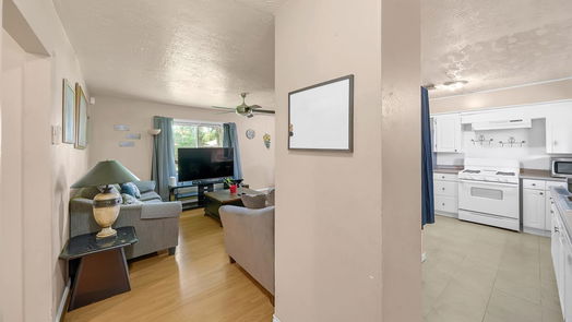 Houston 1-story, 3-bed 5714 Meadow Creek Lane-idx