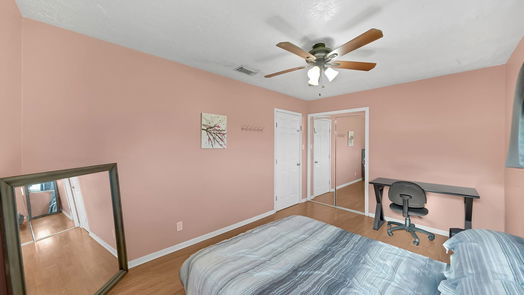 Houston 1-story, 3-bed 5714 Meadow Creek Lane-idx