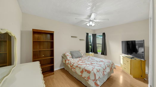Houston 1-story, 3-bed 5714 Meadow Creek Lane-idx