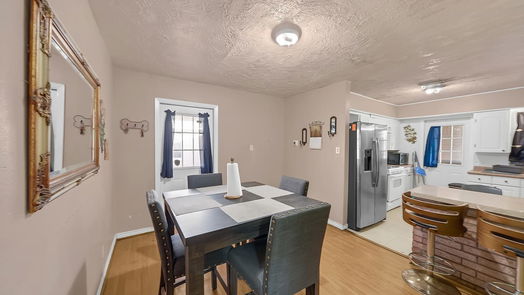Houston 1-story, 3-bed 5714 Meadow Creek Lane-idx