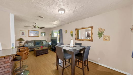 Houston 1-story, 3-bed 5714 Meadow Creek Lane-idx