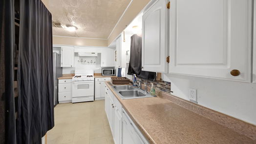 Houston 1-story, 3-bed 5714 Meadow Creek Lane-idx