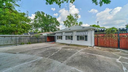 Houston 1-story, 3-bed 8064 Milredge Street-idx