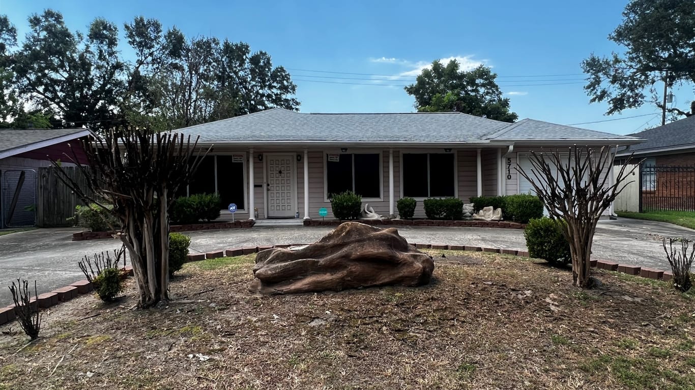 Houston 1-story, 3-bed 5710 Meadow Creek Lane-idx