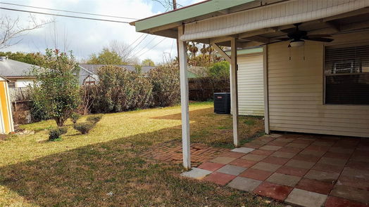 Houston 1-story, 3-bed 5615 Sweetbriar Street-idx