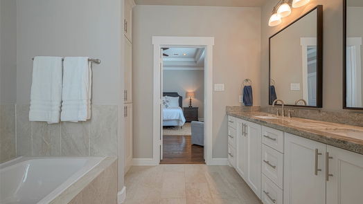 Houston 3-story, 3-bed 880 Wakefield Drive B-idx