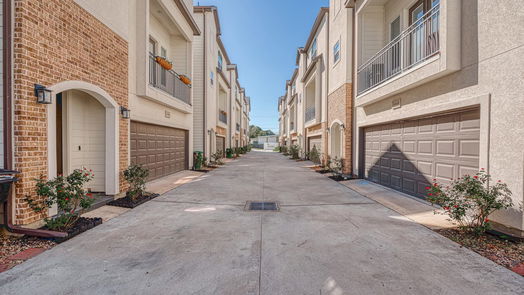 Houston 3-story, 3-bed 880 Wakefield Drive B-idx