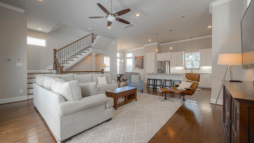 Houston 3-story, 3-bed 880 Wakefield Drive B-idx