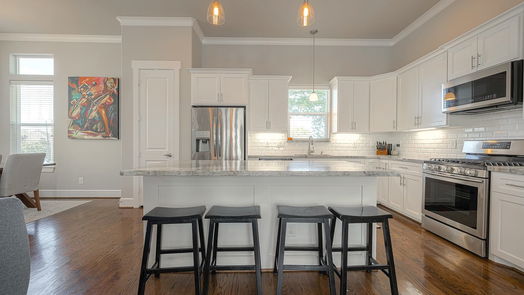 Houston 3-story, 3-bed 880 Wakefield Drive B-idx
