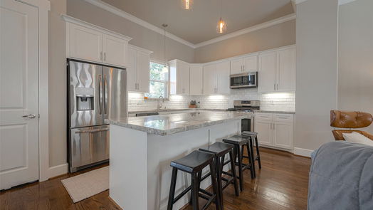 Houston 3-story, 3-bed 880 Wakefield Drive B-idx