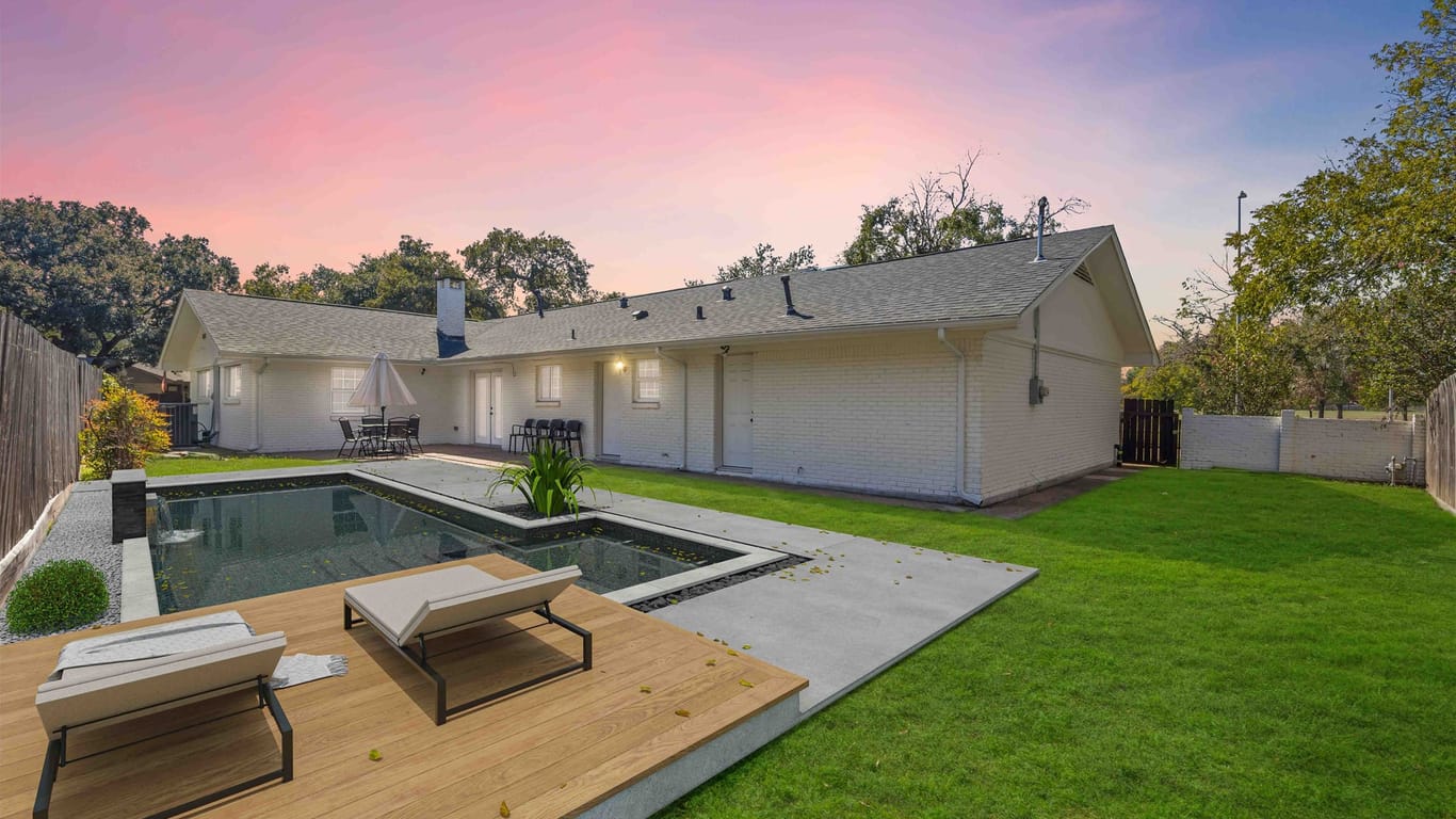 Houston 1-story, 3-bed 2226 Viking Drive-idx