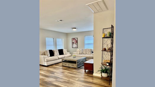 Houston 1-story, 3-bed 2326 Gardenia Drive-idx