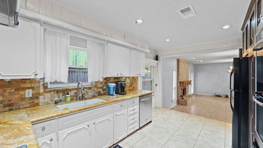 Houston 1-story, 2-bed 404 W 31st Street-idx