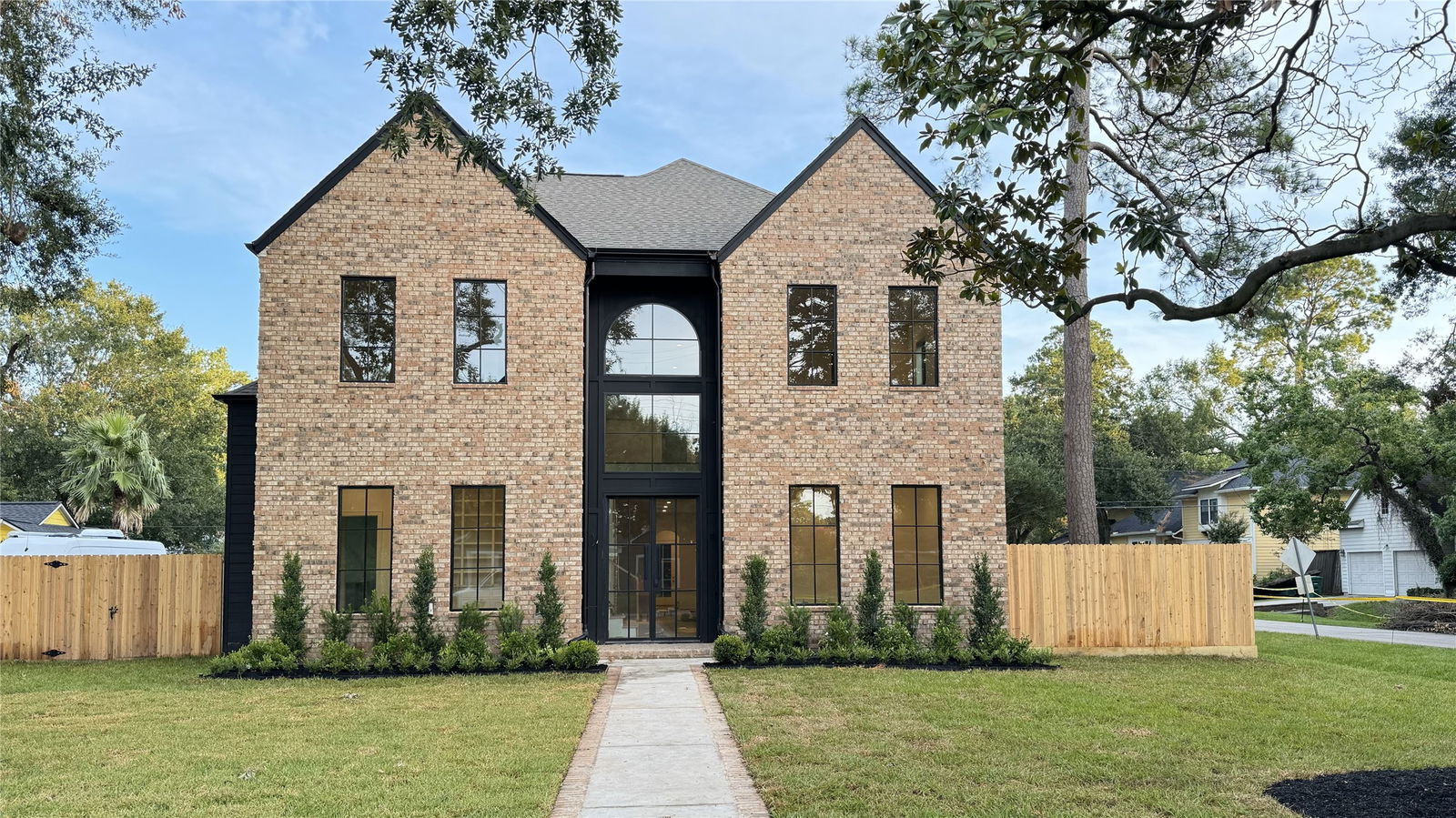 Houston 2-story, 5-bed 335 W 34th Street-idx