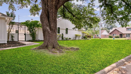 Houston 1-story, 3-bed 4934 Oak Forest Drive-idx