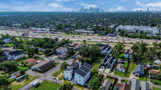 Houston 3-story, 3-bed 216A E 31st 1/2 Street-idx