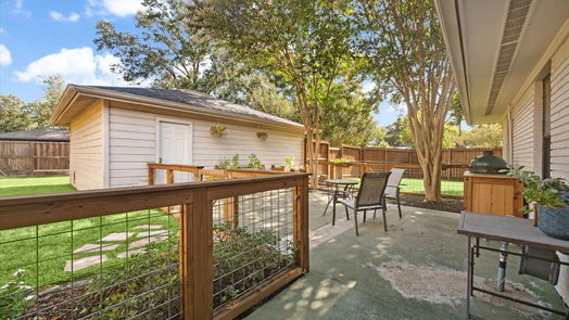 Houston 1-story, 2-bed 2102 Du Barry Lane-idx