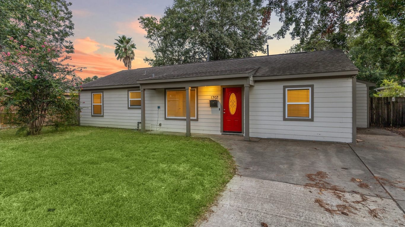 Houston 1-story, 3-bed 1707 W 43rd Street-idx