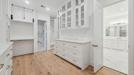 Houston 2-story, 4-bed 1334 Chantilly Lane-idx
