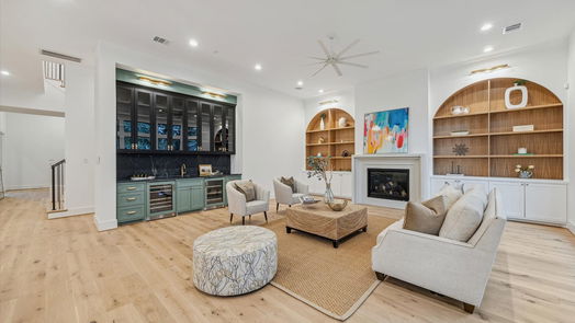 Houston 2-story, 4-bed 1334 Chantilly Lane-idx